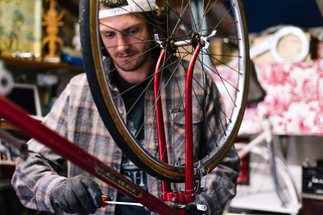Nouvelle parution chez Co&Jo pour Santa's Workshop ! Custom Cycle ! Merci à Corentin et Joanna pour ce temps passé à l'atelier. Super article et très belles photos ! 
